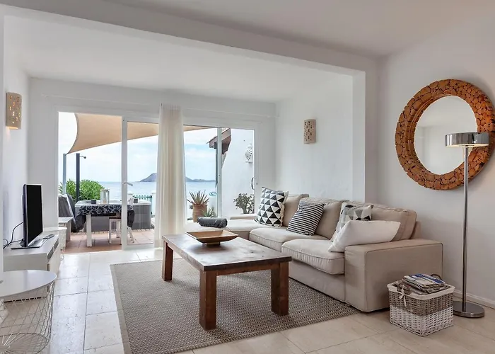 Luxury Oceanfront * קורלחו