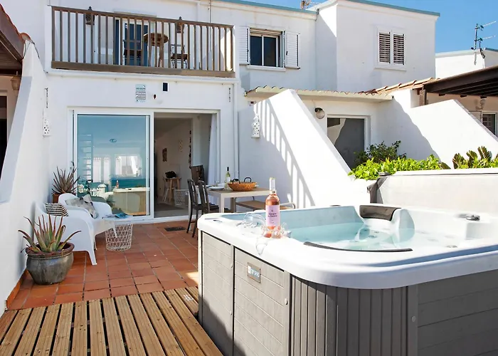 Luxury Oceanfront וילה